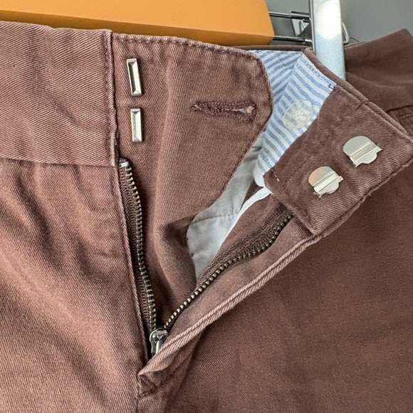 Tommy Hilfiger size 8, brown short shorts. Hook and clasp style, summer, beach - Picture 4 of 7